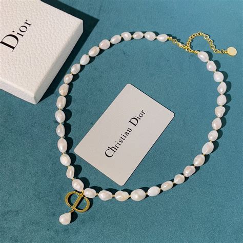 la galerie dior 30 montaigne|Dior 30 montaigne necklace.